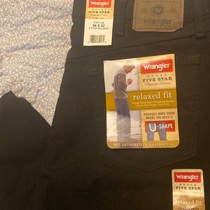Wrangler relaxed fit 36 X 32 Black Jeans